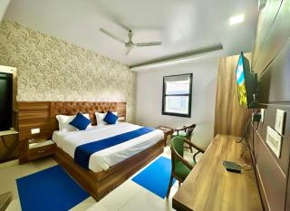 BellMount Hotel Near Delhi Airport - 8