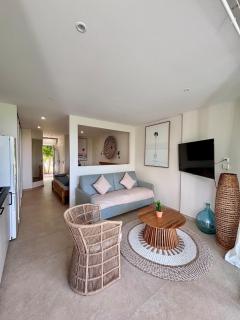 Blue Bay Elegant apt 1 min walk from beach - 0