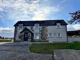 Gelli Genlas Farm House - 9