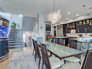 Oceanview Mansion - 1