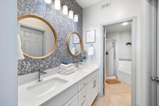 Lighthouse 1214 by Liquid Life - 2