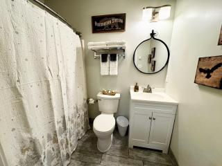 B103 Stylish Loon Mountain Studio Condo with Pool and Hot Tub - 5