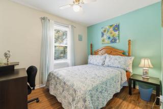 Next Stop! Comfort! 3 BR Near Amtrak Station! - 6