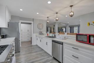 Colonial on Crane - 1