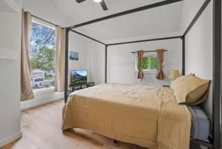 Luxury on Lakeside - 1