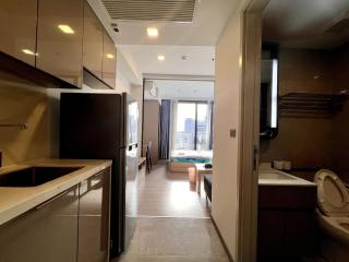 Free Parking with Balcony Pool and Gym MRT 200m - 7