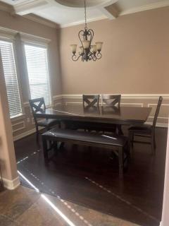 4 Bedrooms Luxurious Baths Open Living - 4