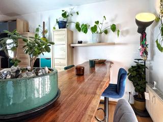 HolidayHome Apartments I Petfriendly Spaceous Apartment in Friedrichshain - 5