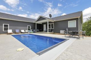 Serenity on Siverly by Purple Munky Hospitality - 9