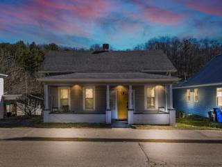 Nostalgic in Nelsonville - 9