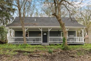 The Landing Spot - 9