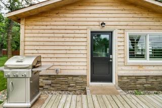 Cozy Cabin on Big Pine Lake with Dock and Fire Pit - 7