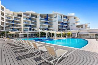 3BR 3BATH Resort Apt, 2 pools, Gym, 2 Car Pk, Stunning VIews - 7