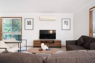 Modern 5BR Family Retreat Comfort in Calamvale - 0