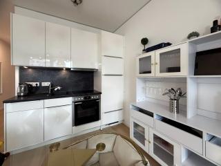 HolidayHome Apartments I Luxery Apartment at ALEXA Mall Best Located - 6