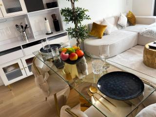 HolidayHome Apartments I Luxery Apartment at ALEXA Mall Best Located - 5