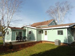 Cozy Quincy by The Jordan Company - 5