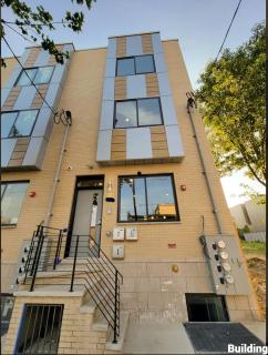 Cozy 3BR 3Bath Central Location WiFi WDSleeps 8 - 2