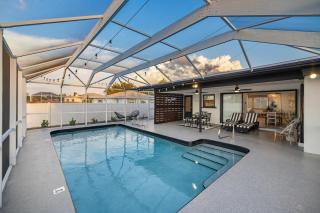Stylish coastal retreat with Heated Saltwater pool - 0