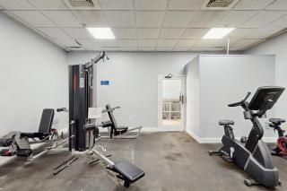 Renaissance Tower 915 - 8