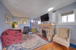 Akron Made Easy! Spacious Family Home Near Dtwn - 0