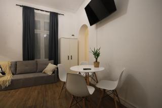 Krakow Central Vintage Apartment by Rently - 1