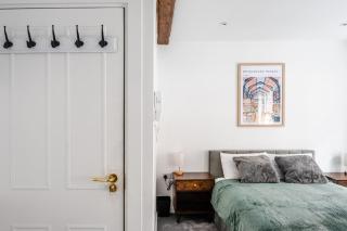 Historic Flat by Liverpool Street - 4