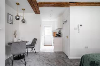 Historic Flat by Liverpool Street - 1