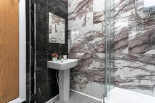 Orchard House - Luxury City Centre Retreat - Sleeps 8 - Parking - 2