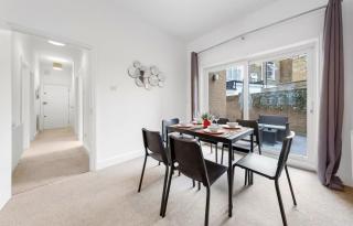 Bright N1 Family Home - 5