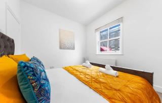 Bright N1 Family Home - 3