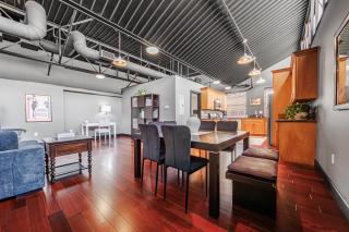 Long Beach Apartment - 10 Min Walk to the Beach! - 7