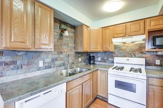 Resort Cabin with Lake Access in Central Warrens! - 4