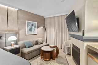 Hillside #508 - Cozy Studio w King Bed Fireplace & Kitchenette - 2