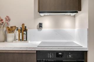 Arctic Lux Suite With Sea & Mountain View - 1