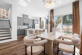 Spacious 8BR Duplex wRooftop & EV Sleeps 16 - 6