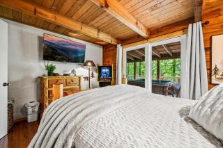 Serene Mountain Sanctuary- Hot Tub- Pool Table- EV Charger- Pet Friendly - 3