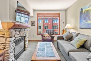 The Village #2408 - Village Center Cozy Getaway w Fireplace - 4