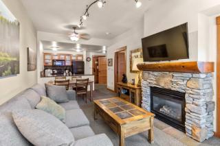 The Village #2408 - Village Center Cozy Getaway w Fireplace - 3