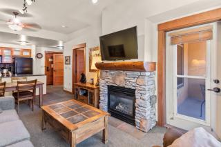 The Village #2408 - Village Center Cozy Getaway w Fireplace - 1