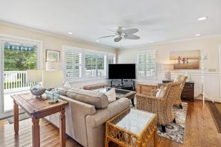 CA411: 411 Carolina Blvd. - 2