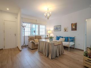 Apartment in Peñaflor with Charming Patio - 3