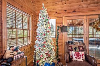 Serene Mountain Sanctuary- Hot Tub- Pool Table- EV Charger- Pet Friendly - 4