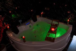 Luxury Jacuzzi Studio - 9