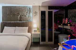 Luxury Jacuzzi Studio - 5