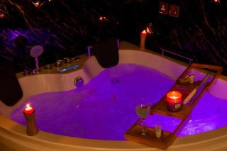Luxury Jacuzzi Studio - 4