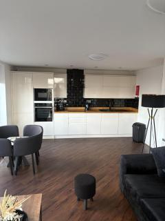 Liverpool City Centre - Skyline Apartment - 6