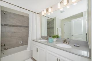 8971MO TOWNHOUSE 4 BEDROOMS & 3 BATHROOMS + POOL - 1