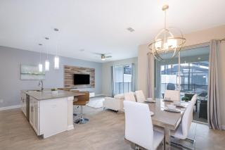 4809AM TOWNHOUSE 4 BEDROOMS & 3 BATHROOMS + POOL - 0