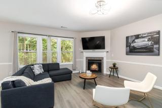 5-Bed Gem Close to Duluth Fun Sleeps 16 - 9